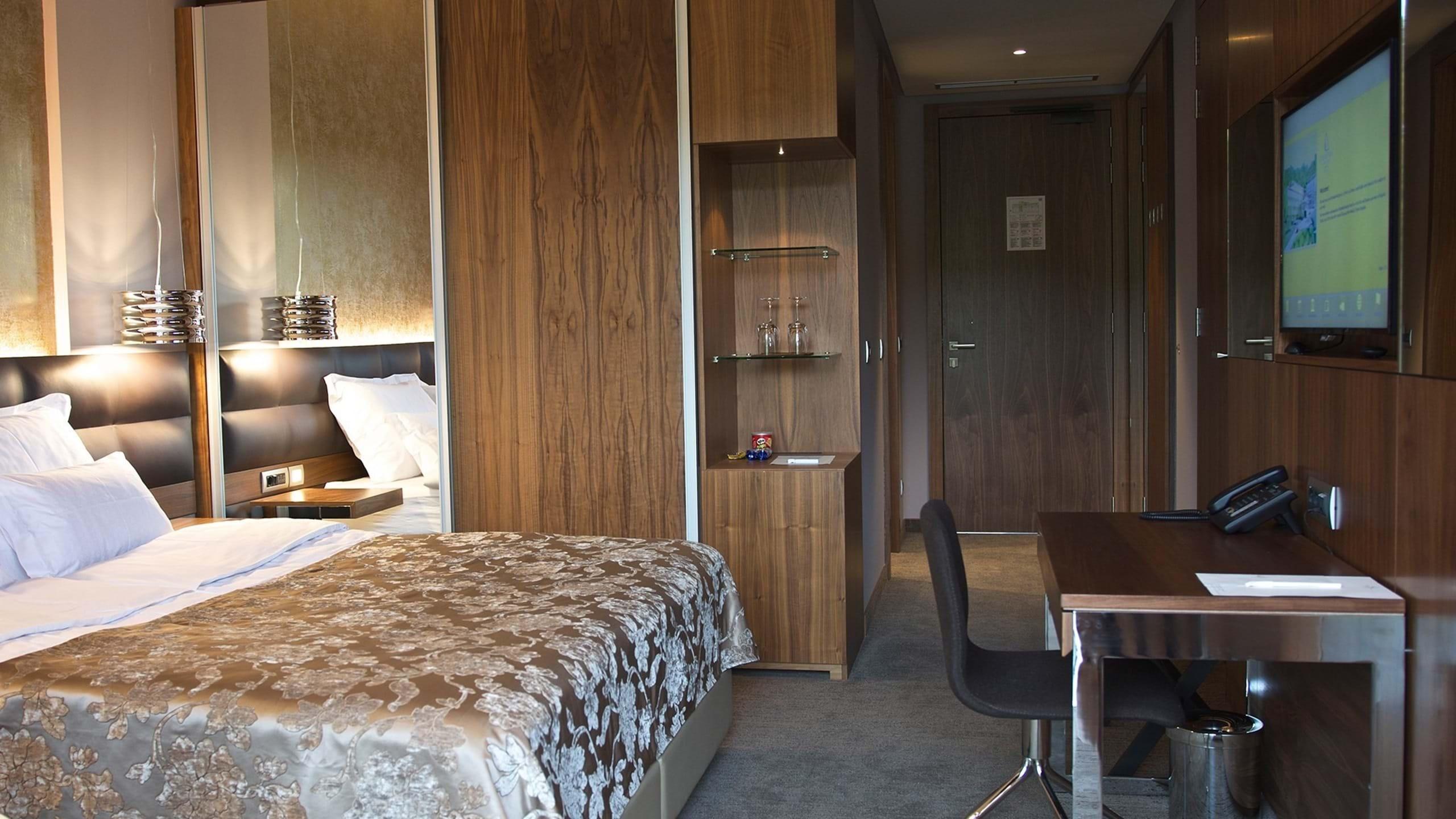 Atlantida Boutique Hotel โรกัชกา สลาทินา ภายนอก รูปภาพ